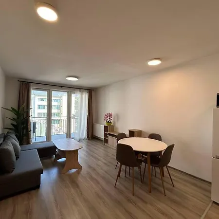 Apartment Modern With Garage Budapest