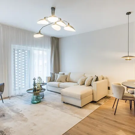 Apartment Sleek Premium With Parking *