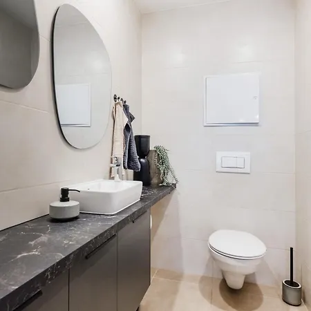 Sleek Premium With Parking Apartment *