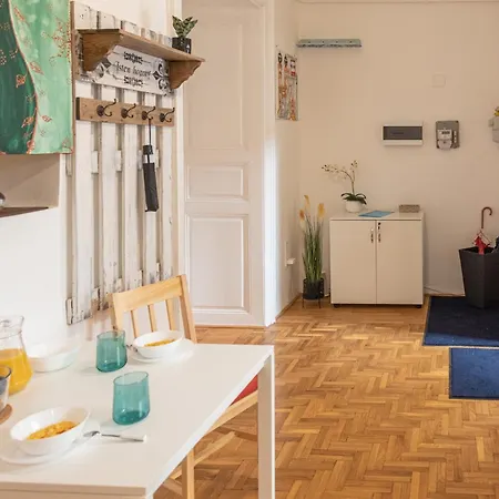 Apartment Viol *