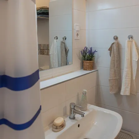 Viol Apartment