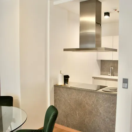 Emerald Luxury Apartment *