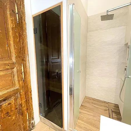 Romance Residency With Finn Sauna Budapest