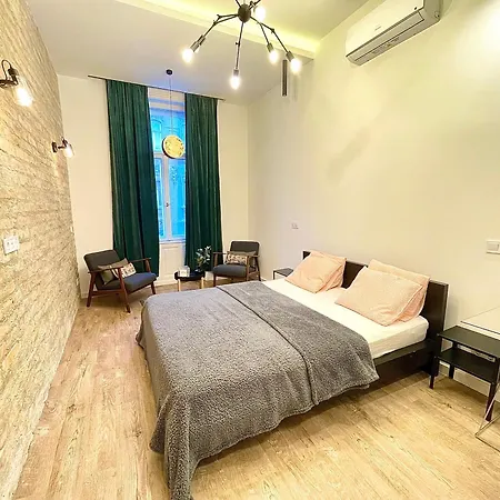 Romance Residency With Finn Sauna Budapest