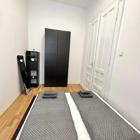 Apartament Elegant For 8 Person With Free Parking For 2 Cars *