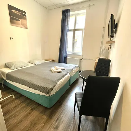 Aradi With Private Bathroom In The Centre