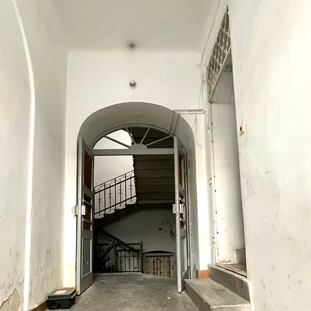 Aradi With Private Bathroom In The Centre Privatunterkunft Budapest