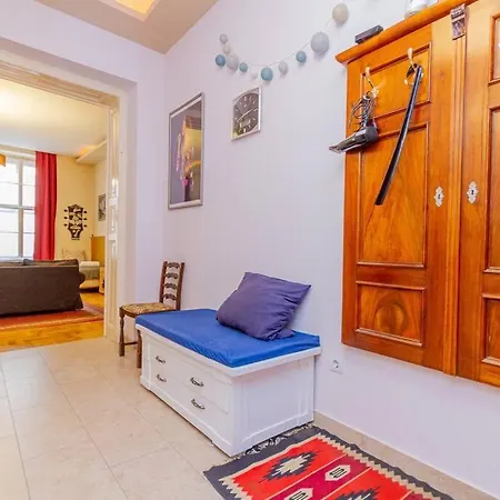 Synagogue Loft 3br Free Parking * Budapest
