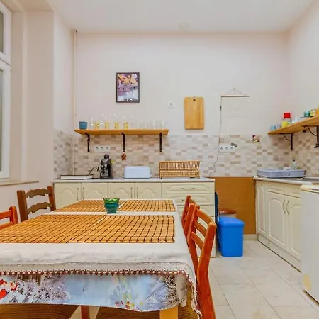 Synagogue Loft 3br Free Parking Apartment Budapest