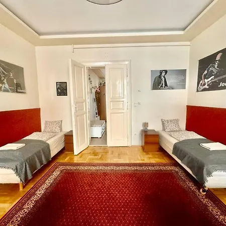 Synagogue Loft 3br Free Parking Budapest
