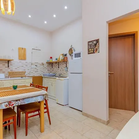 Synagogue Loft 3br Free Parking * Budapest