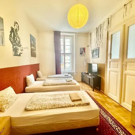 Synagogue Loft 3br Free Parking Apartment *