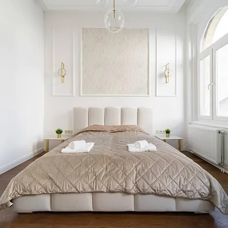 The Opera Luxury *