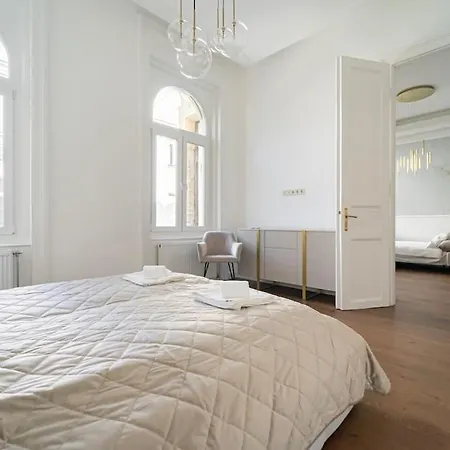Apartment The Opera Luxury Budapest
