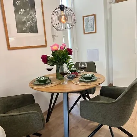 Ilka Apartment *