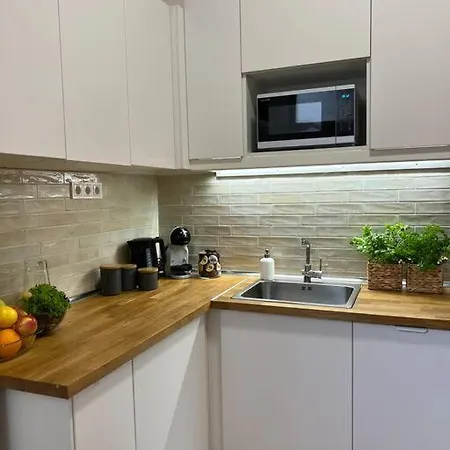 Ilka Apartment *