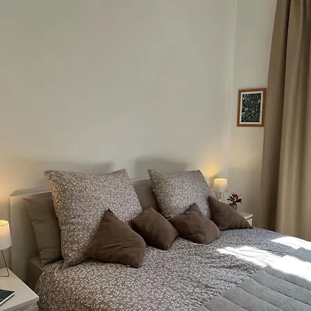 Ilka Apartment *
