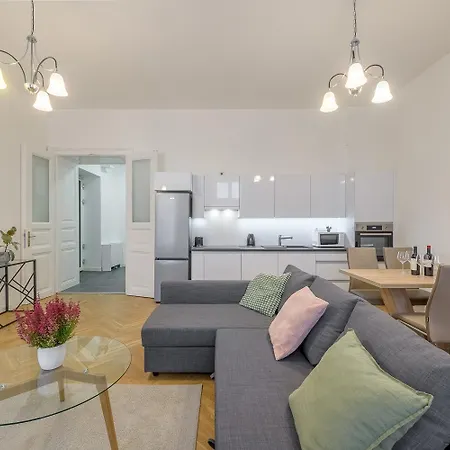 Seasons Cosy Apartment Budapest