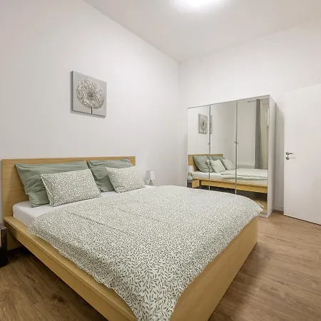 Seasons Cosy Apartment