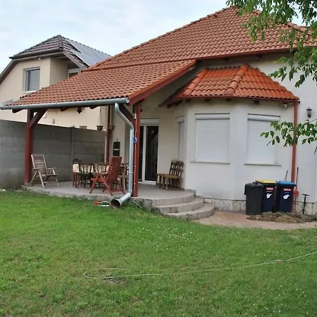 Apartman Exigens House