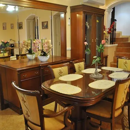 Apartman Exigens House *
