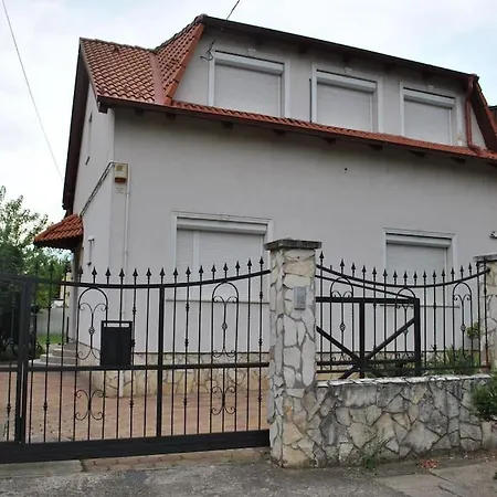Apartman Exigens House *