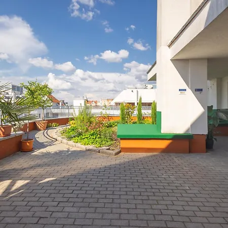 Rooftop City With Deep Garage * Budapest