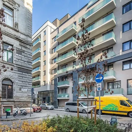 Apartment Cute With Balcony *