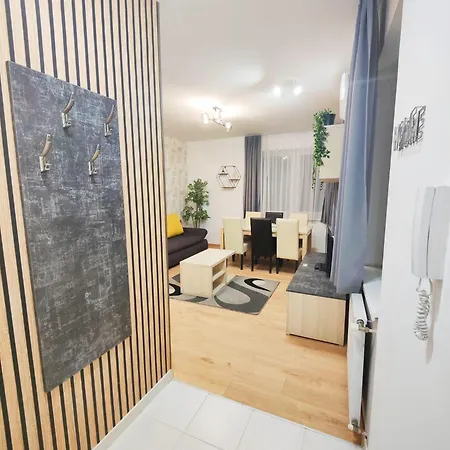 Maple Tree Budget Budapest