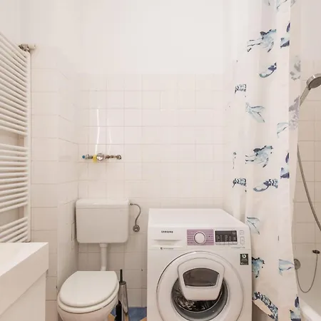 - Spacious - Classic Charm Budapest