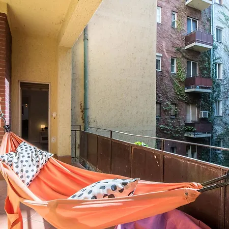 Apartment - Spacious - Classic Charm