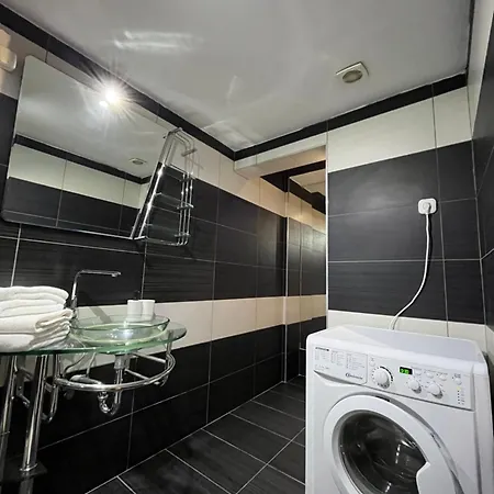 Apartment E 37 Downtown Whit Garage Opcional