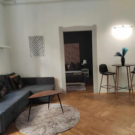 Frankyapartment Apartment *