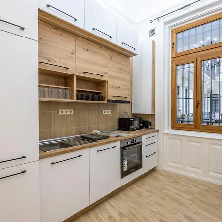 Apartment Deluxe & Cozy Located Joseph Boulevard *