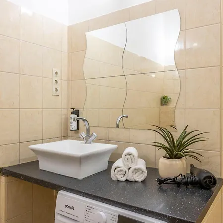 Deluxe & Cozy Located Joseph Boulevard * Budapest