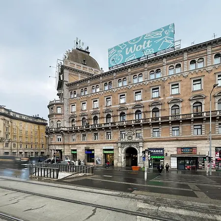 Deluxe & Cozy Located Joseph Boulevard Apartment Budapest