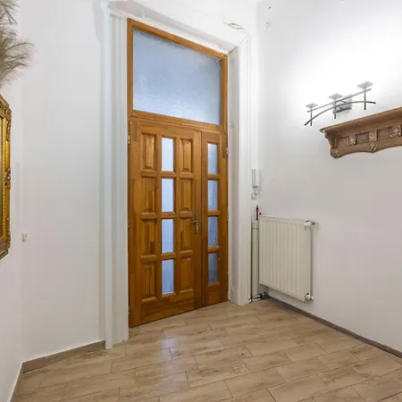 Apartment Deluxe & Cozy Located Joseph Boulevard *