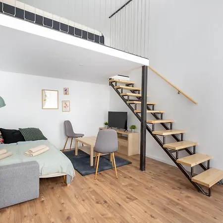 M5 Maria B Apartment