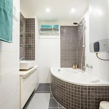 Apartment Lovolde Square - Next To Famous Andrassy Avenue Budapest