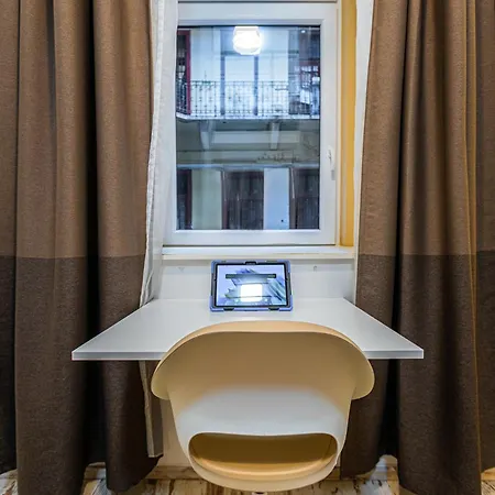 Lovolde Square - Next To Famous Andrassy Avenue Apartment *