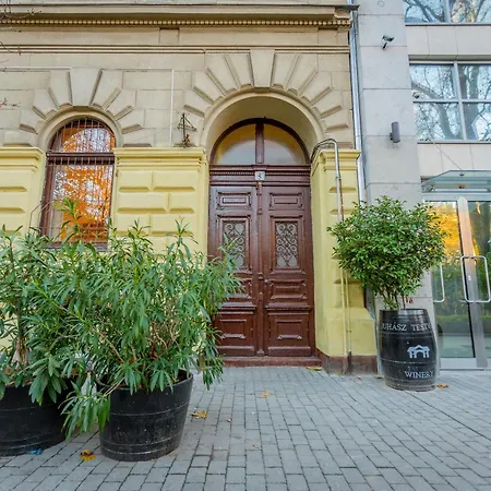 Lovolde Square - Next To Famous Andrassy Avenue Apartment *