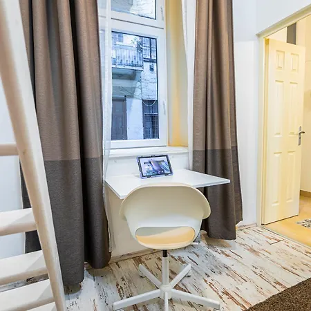 Apartment Lovolde Square - Next To Famous Andrassy Avenue Budapest