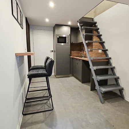 New On Andrassy Street! Apartment