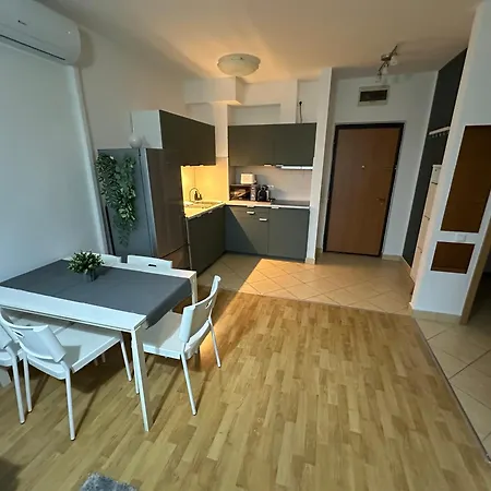Lawrence Apartment *