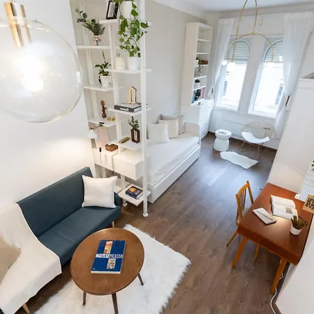 B46 Brody Apartment