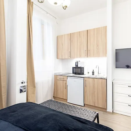 - Stylish New - Ac Apartment *