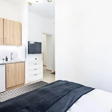 - Stylish New - Ac Apartment *