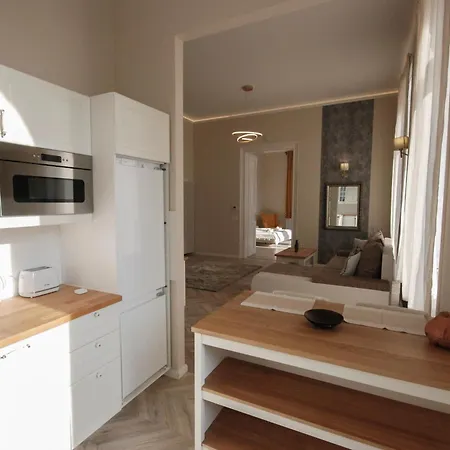 Apartment Opera Luxury Resident
