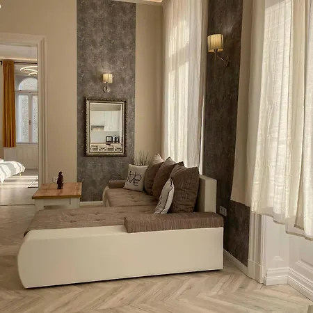 Apartment Opera Luxury Resident *