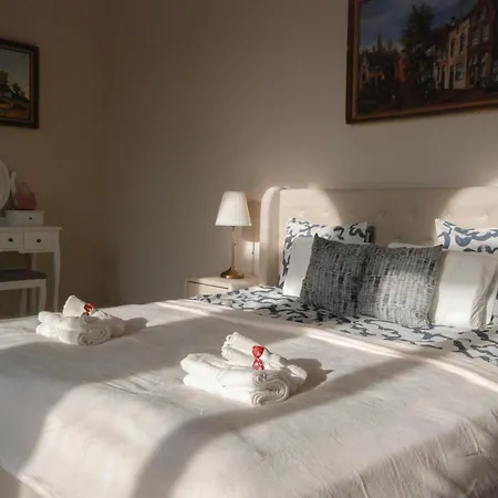 Opera Luxury Resident *